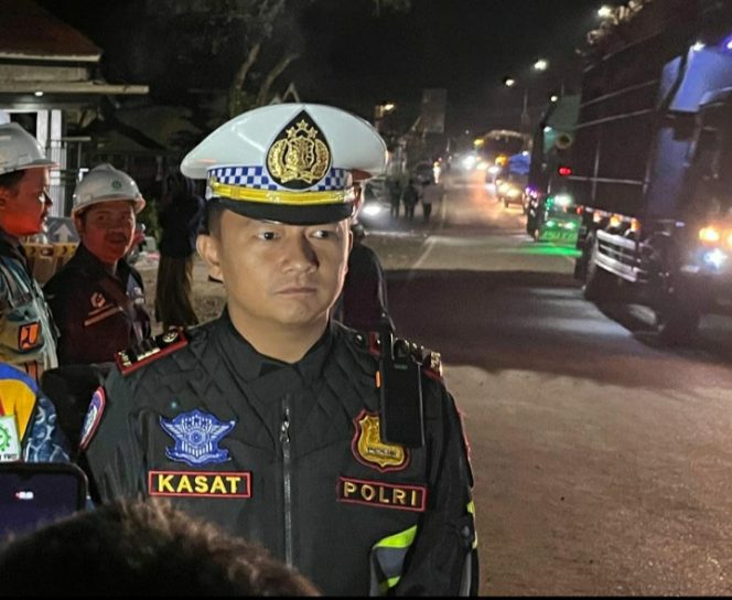 
					Kasatlantas Anggota Polres jember.AKP Bernadus Bagas simarta.