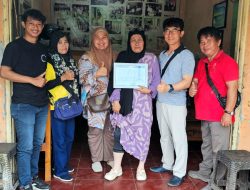 Yayasan Global Pelangi Serahkan Bantuan Kaki Palsu Untuk Warga Depok