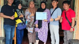 Yayasan Global Pelangi Serahkan Bantuan Kaki Palsu Untuk Warga Depok