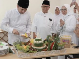 Emil Dardak Kukuhkan Pengurus IPHI, MTP dan AMHI, Dorong Peran Sosial dan Ekonomi Umat