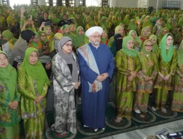 Gubernur Khofifah Hadiri Harlah ke-80 Muslimat NU, Serukan Penguatan Tradisi dan Perdamaian Dunia
