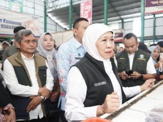 Gubernur Khofifah Sidak Pasar Klojen, Pastikan Stabilitas Harga dan Ketersediaan Bahan Pokok 