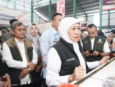 Gubernur Khofifah Sidak Pasar Klojen, Pastikan Stabilitas Harga dan Ketersediaan Bahan Pokok 