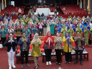 Arumi Bachsin Keluarga Benteng Utama Lindungi Anak dari Risiko Dunia Digital