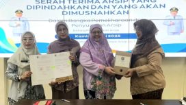 Serah terima arsip inaktif yang dipindahkan ke Lembaga Kearsipan Daerah (LKD). Serta arsip yang akan dimusnahkan dari sejumlah perangkat daerah. (dok. Diskominfo Depok).