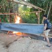 Tim Resmob selatan polres jember saat penggerebekan sambung Ayam