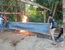 Tim Resmob selatan polres jember saat penggerebekan sambung Ayam
