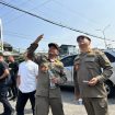 Satuan Polisi Pamong Praja (Satpol PP) melakukan penertiban membongkar tiang reklame di kawasan Jalan Raya Citayam-Grand Depok City (GDC).
