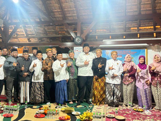
					Ribuan Warga Meriahkan Kirab Budaya Pergantian Luwur Adipati Tjitrosomo, Ketua DPRD Jepara: Wujud Penghormatan kepada Leluhur