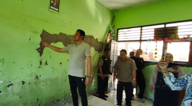 Bupati Subandi Tegaskan Tak Ada Proyek Asal Jadi, Perbaikan SDN Waung Diawasi Ketat