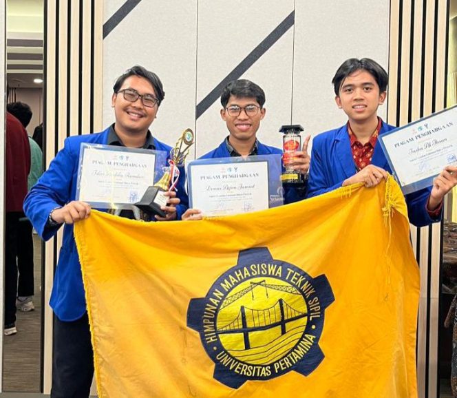 
					Dok.: Tim Crystal meraih juara pertama dalam ajang Civil National Expo 2026 di Universitas Tarumanegara