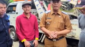 Ahmad Sabani Lurah Duren Seribu (kedua dari kanan) (dok. Narsum).