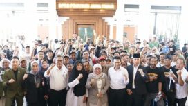 Wakil Gubernur Jawa Timur, Emil Elestianto Dardak, bersama Komisi B DPRD Jawa Timur