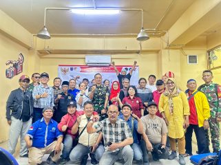 Foto bersama Komandan Kodim 0508/Depok, Kolonel Inf. Ginanjar Wahyutomo