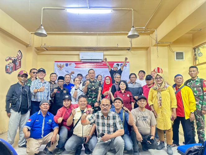 
					Foto bersama Komandan Kodim 0508/Depok, Kolonel Inf. Ginanjar Wahyutomo