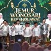 Gubernur Khofifah dan Gus Iqdam Pimpin Jatim Bersholawat, Ribuan Jamaah Padati Jemur Wonosari