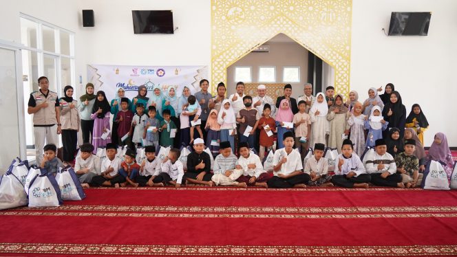 
					Jelang Hari Kemerdekaan, YBM PLN UIT JBB Santuni Puluhan Anak Yatim