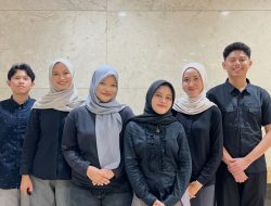Keren! Mahasiswa UPER Sulap Limbah Minyak Jelantah Jadi Pembersih Sepatu Kece. (Dok. Hum. UPER)