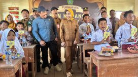 Wakil Bupati Sidoarjo Hj. Mimik Idayana, S.A.P., meninjau langsung kondisi SD Negeri Kupang 3 dan SD Negeri Kupang 4 di Kecamatan Jabon