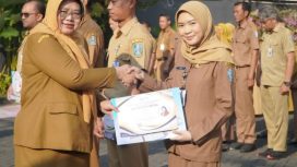 Dinas Komunikasi dan Informatika (Diskominfo) Provinsi Jawa Timur kembali memberikan penghargaan Employee of the Month (EOM) periode Juni 2026 kepada empat pegawai berprestasi