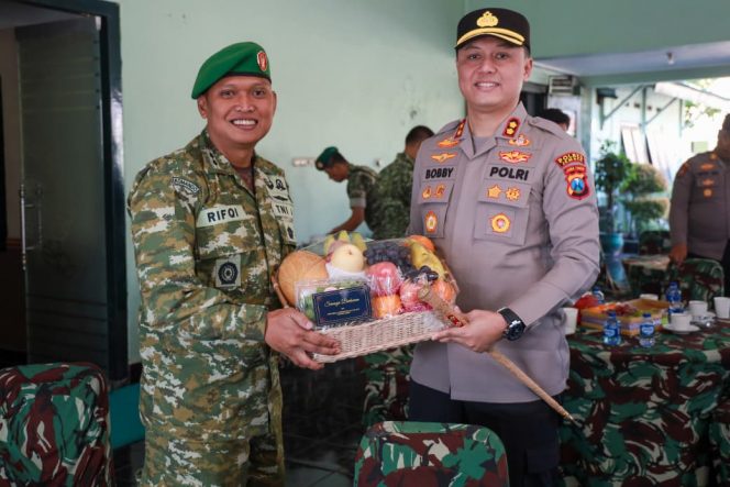 
					kapolres jember di sambut langsung oleh kodim 2824