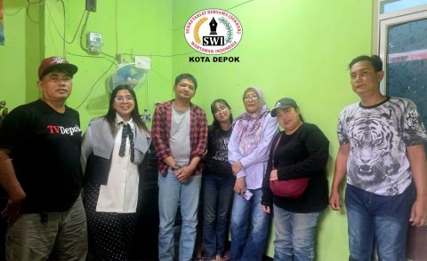 Foto bersama pengurus dan anggota SWI Depok