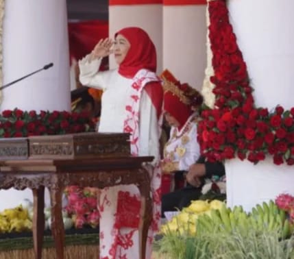 HUT Ke-81 RI di Grahadi, Khofifah Teguhkan Semangat Indonesia Berdaulat, Adil, dan Makmur