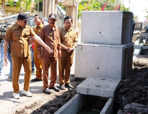 Bupati Subandi Desak Percepatan Betonisasi Jalan Tambakcemandi, Ditarget Rampung Desember