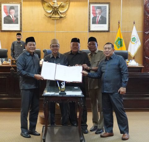 Tiga Raperda Diajukan, Subandi Tekankan APBD Sidoarjo Harus Efektif dan Transparan