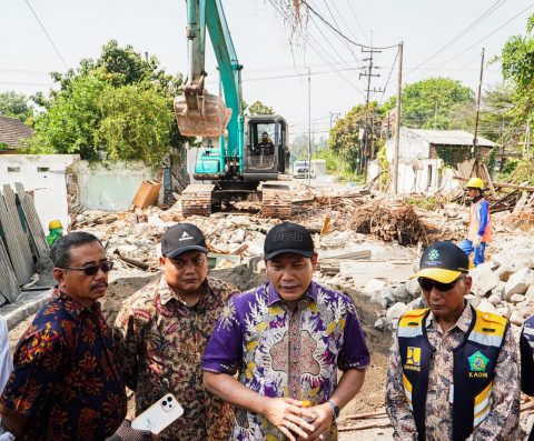 Bupati Subandi Kejar Tuntas Frontage Road Waru–Buduran, Tiga Titik Jadi Pekerjaan Rumah