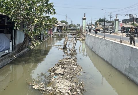 Jembatan Liar Hambat Normalisasi Sungai, Bupati Subandi Perintahkan Pembongkaran