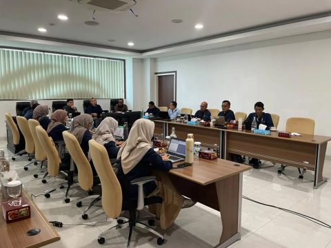 Rapat kerja direksi bersama komisaris dan jajaran manajer PT Tirta Asasta Depok (Perseroda). (dok.Diskominfo Depok).