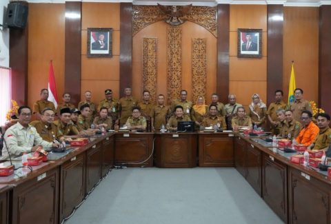 Bupati Subandi Soroti Banjir dan Jalan Rusak di Tulangan, Normalisasi Saluran hingga TPS3R Didorong