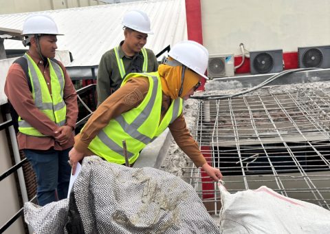 Sidak Gedung Mawar Merah Putih, Wabub Mimik Warning Kontraktor: Jangan Akali Spesifik !